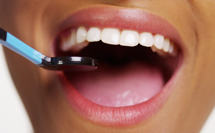 Kompleksowe leczenie dentystyczne – odkryj drogę do zdrowego i pięknego uśmiechów.